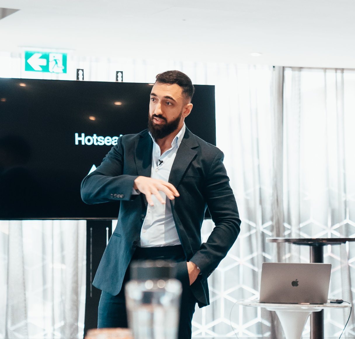 Dr Mateen Ahmad teaching at DMA Academy